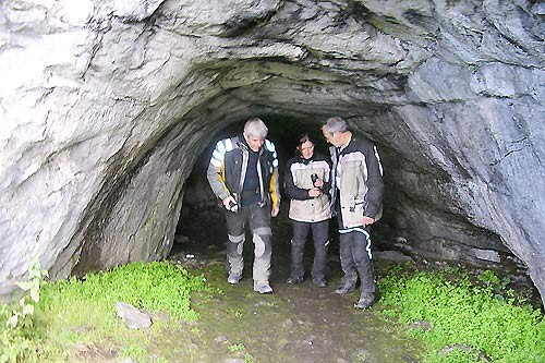 The cave Kolokolnya