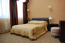 guru hotel lux room